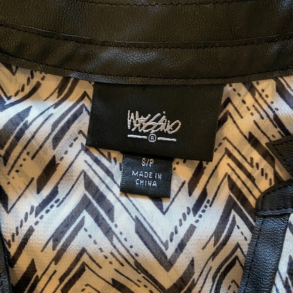 Mossimo size med blouse - Picture 4 of 4